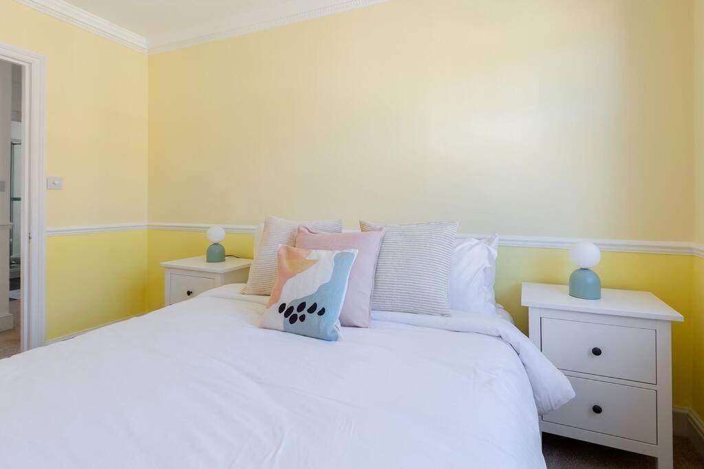 Spacious 3 Bedroom Flat With Terrace Londen Buitenkant foto